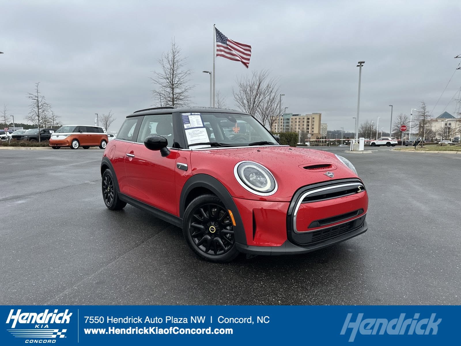 2022 MINI Hardtop 2 Door / Chili Red